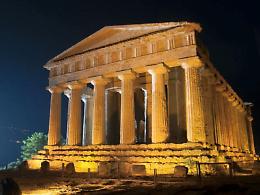I templi di Agrigento, una montagna di norme non &egrave; bastata: la crisi idrica fa riemergere il nodo abusivi
