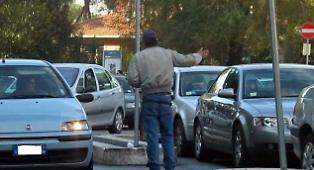 A Catania la mafia pretende il pizzo dai posteggiatori abusivi