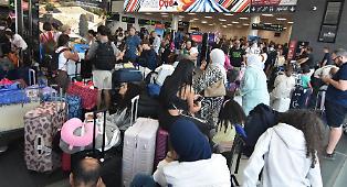 Etna, sospiro di sollievo per i passeggeri: l'aeroporto di Catania &egrave; di nuovo pienamente operativo