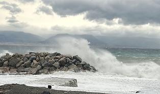 La potenza del ciclone Harry: tracciato fino a 400 metri di profondit&agrave; nel mare