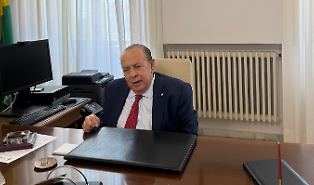 Crisafulli colpisce con il primo atto, aumenti record per i compensi e il presidente del consiglio prende pi&ugrave; del vicesindaco