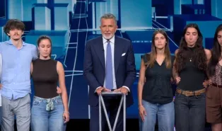 Tragedia negli studi Mediaset: morta la segretaria di redazione Marta, l'addio commosso a Zona Bianca