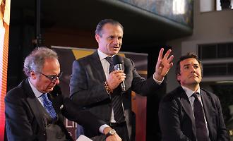 Cateno De Luca a Caltagirone: &laquo;Non voglio fare pi&ugrave; il solista e voglio cambiare la Sicilia&raquo;