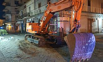 Colpo alla banca Baps di Zafferana Etnea: furto con escavatore, scardinato e portato via lo sportello del bancomat