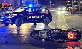 Giarre, rubano furgone e scappano all'alt dei carabinieri: inseguimento a folle velocit&agrave; sulla Statale