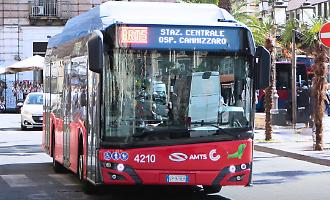 Verificatore AMTS aggredito sull'autobus con un pugno al mento e senza motivo