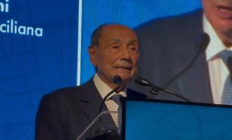 La Sicilia &laquo;non &egrave; pi&ugrave; periferia&raquo;: Schifani dal palco di Confindustria Catania annuncia la "svolta" con investimenti e il ponte sullo Stretto