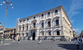 Catania, approvato il regolamento dehor. Procedure semplificate e spazio alle biblioteche