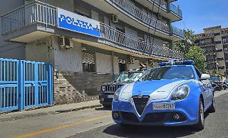&ldquo;Devi stare sotto ai miei piedi&rdquo;: minacce e stalking all'ex fidanzata ma i passanti chiamano la Polizia