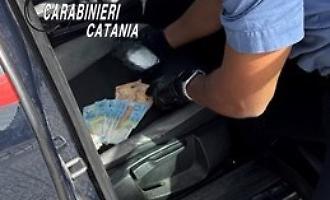 Evasione e spaccio a San Giovanni Galermo: trovato in giro con la "roba" e un un po' di soldi in contanti