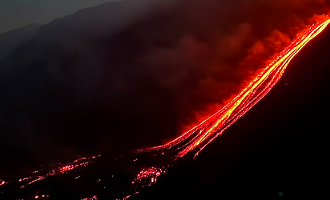 Etna: colata poco alimentata, il fronte a quota 1700 mt in via di raffreddamento
