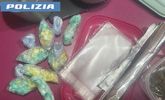 Arrestato 28enne a Catania: droga nascosta in plafoniera, sequestrati 75 grammi di cocaina e quasi 250 grammi di marijuana