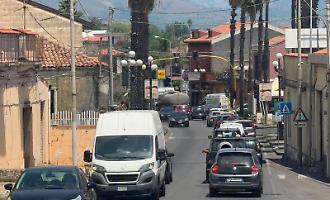 Il mercato ortofrutticolo manda in tilt la viabilit&agrave;: auto bloccate per ore