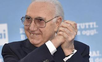 Un anno fa la scomparsa di Pippo Baudo, i ricordi della figlia Tiziana: &laquo;Pap&agrave; tra gare di nuoto, ricotta calda e arance&raquo;