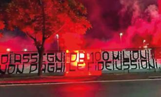 Catania, i tifosi non perdonano Pelligra: striscioni in citt&agrave; contro il club
