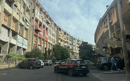 Catania, via Capo Passero: i carabinieri sorprendono e arrestato un pusher "trasfertista"