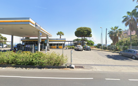 "Spaccata" di Capodanno in una tabaccheria di Acireale: gravi danni e misero bottino di 250 euro