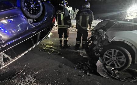 Tamponamento a catena tra Catania e Patern&ograve;: auto si ribalta e una bimba ferita