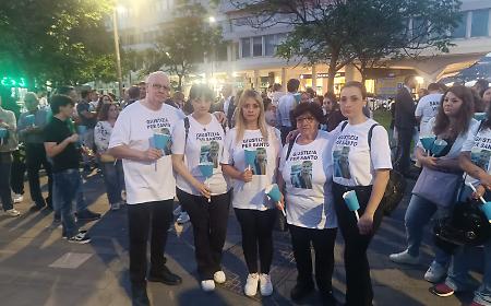 Una fiaccolata per Santo Re: a Catania la citt&agrave; si stringe un anno dopo l'omicidio