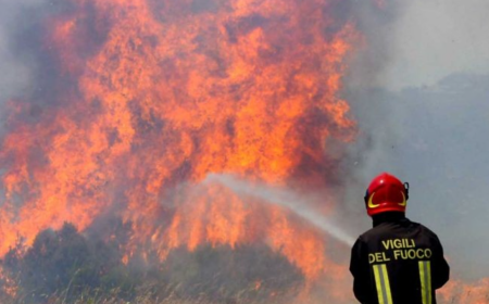 Patern&ograve;, arrestato piromane di 40 anni: aveva appiccato il fuoco alle sterpaglie