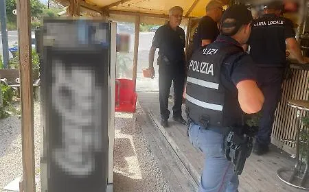 Catania, blitz a Librino e San Giorgio: sanzioni a paninerie e chioschi, 122 persone identificate