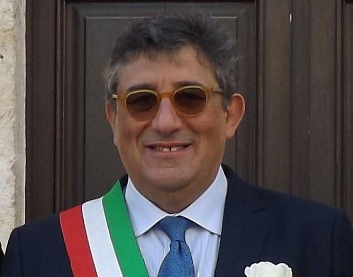 Furto in casa del sindaco, rubati servizi da tavola e oggetti in cristallo e in ceramica