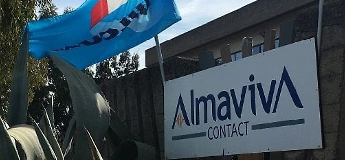 Almaviva, in piazza i 484 licenziati di Palermo e Catania