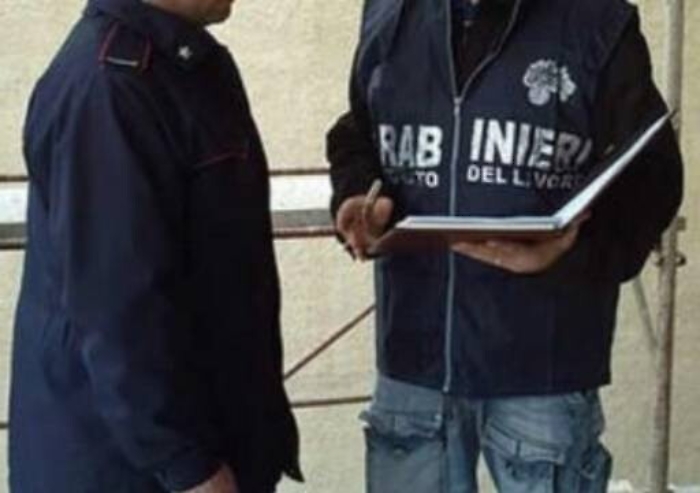 Aveva un lavoratore in nero, sanzionato il titolare di un market