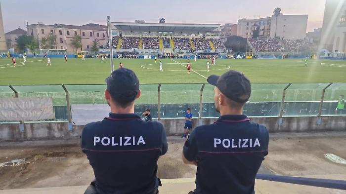 Viola il Daspo e finisce ai domiciliari: 37enne arrestato a Siracusa