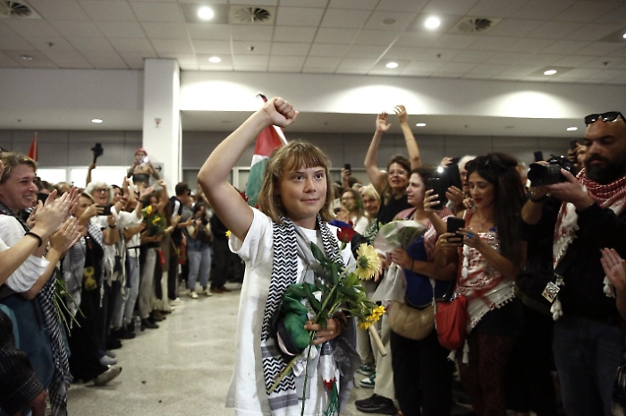 Greta Thunberg al suo arrivo in Grecia