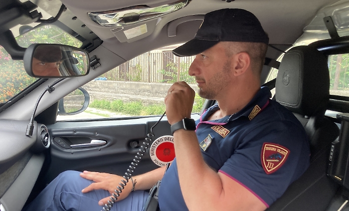 La madre entra in sala operatoria e lei ruba soldi e cellulari nella sala di medici e infermieri: arrestata donna in una clinica di Catania