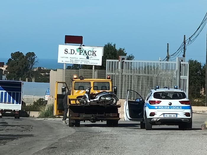 Vittoria,  incidente autonomo: due feriti