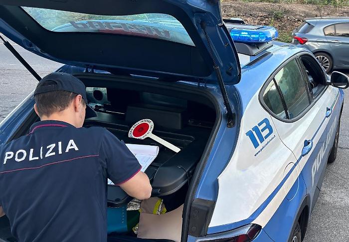 Catania: sorpreso nel terreno del vicino con un sacco di attrezzi e metalli, arrestato 52enne