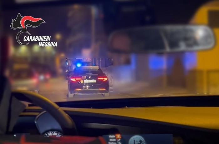 Sorpreso fuori dagli arresti domiciliari con quasi 30 g di droga: arrestato 40enne a Messina