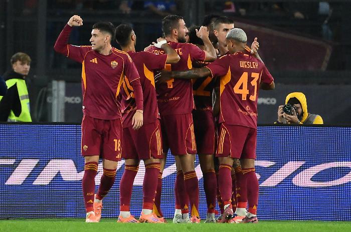 La Roma fa sul serio: il 2 a 1 al Parma vale la vetta della classifica