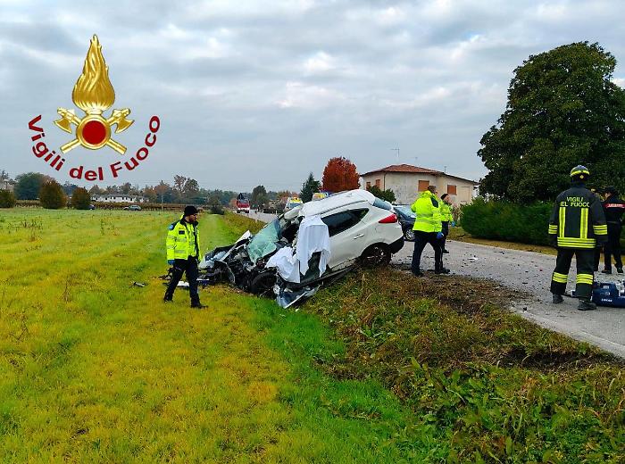 Pullman con 50 studenti si scontra con un suv,  11 ragazzi  feriti
