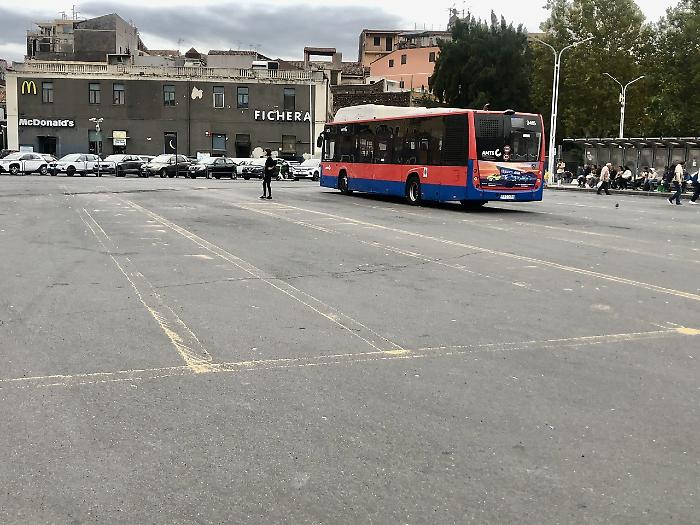 Parcheggio Borsellino: due "facce" di una medaglia che non piace