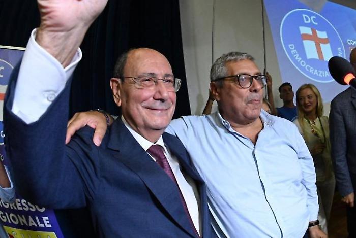 Scandalo sanità e appalti, la lunga giornata: Schifani sospende dirigenti ma l'opposizione chiede un passo indietro