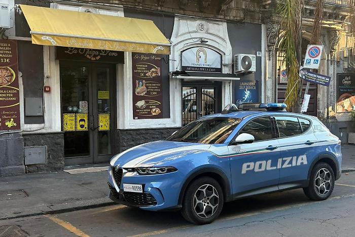 Catania, colpi di pistola contro la vetrina di un panificio di via Plebiscito