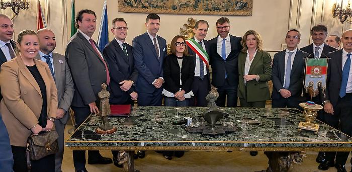 Giunta Trantino, Palazzo degli Elefanti gremito per il giuramento dei quattro nuovi assessori: ecco chi sono e cosa c'è dietro alle nomine