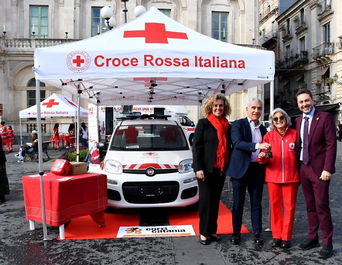 Corri Catania 2025: consegnata alla Croce Rossa Italiana, l'automedica  il dono dell'edizione 2025 della corsa camminata