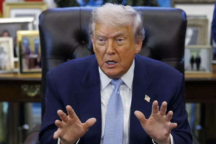 Sei giorni per una pace targata Donald Trump: Zelensky al bivio, Europa spiazzata