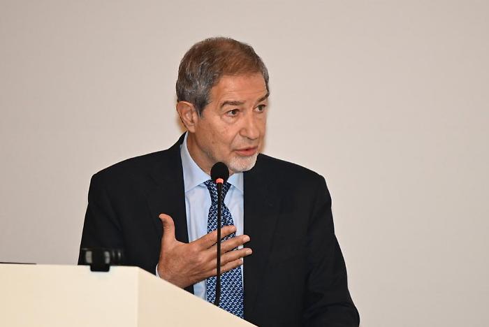 Il ministro Musumeci e la transizione: «Bisogna coinvolgere anche i cittadini»