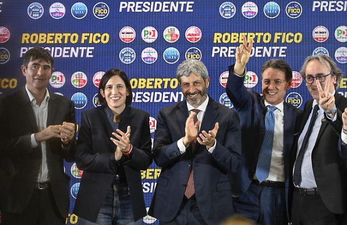 Il Pd: «Cambiano la legge elettorale perché sanno di perdere». Conte: «Battuto il governo Meloni, ora non saltellano più»