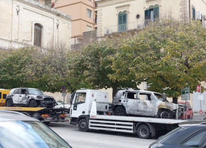 Modica, il sindaco Monisteri condanna l'atto incendiario sotto la caserma della Guardia di finanza