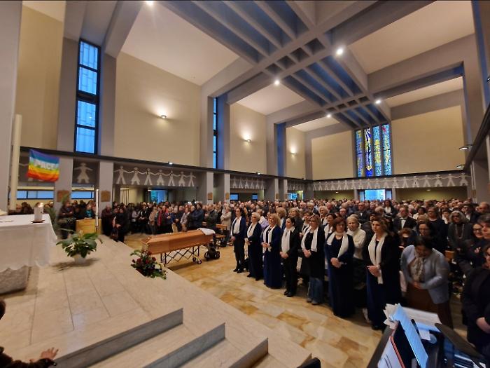 Catania, l’addio a padre Salvatore Resca: «Ci ha insegnato a essere cittadini»