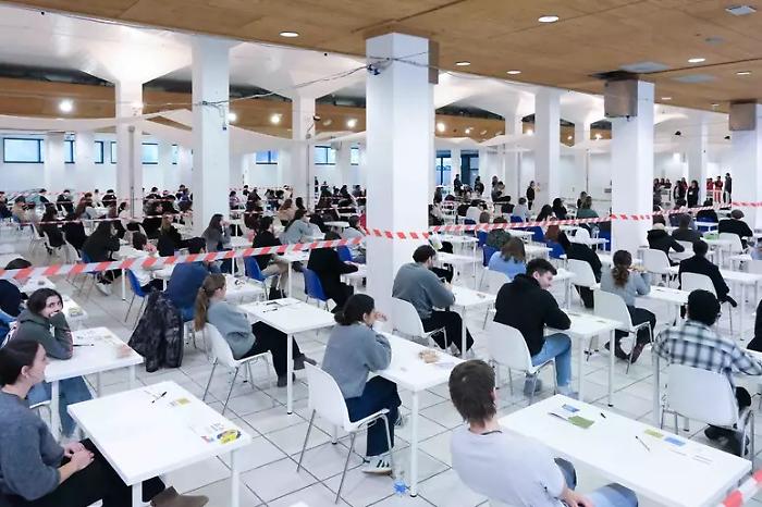 Secondo e ultimo appello per l'accesso a Medicina: previste proteste con metal detector