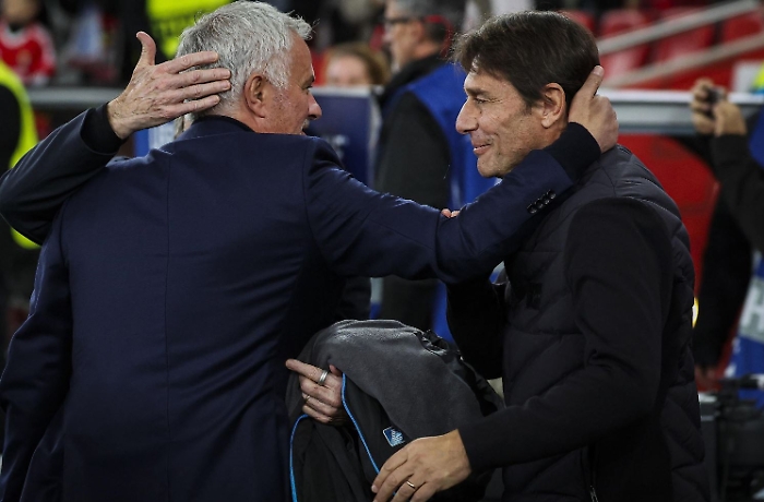 Il Napoli cade in casa del Benfica: lo sgambetto di Mourinho a Conte rimette in bilico la qualificazione