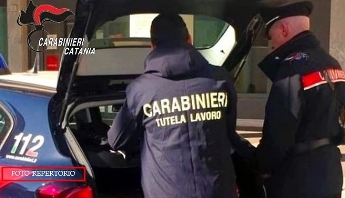 Il compagno percepisce indebitamente assegno di inclusione e lei omette variazioni sul reddito: denunciata