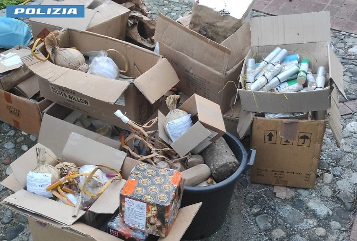 In un'abitazione a Messina un laboratorio clandestino di fuochi d'artificio: sequestrati 180 chili 